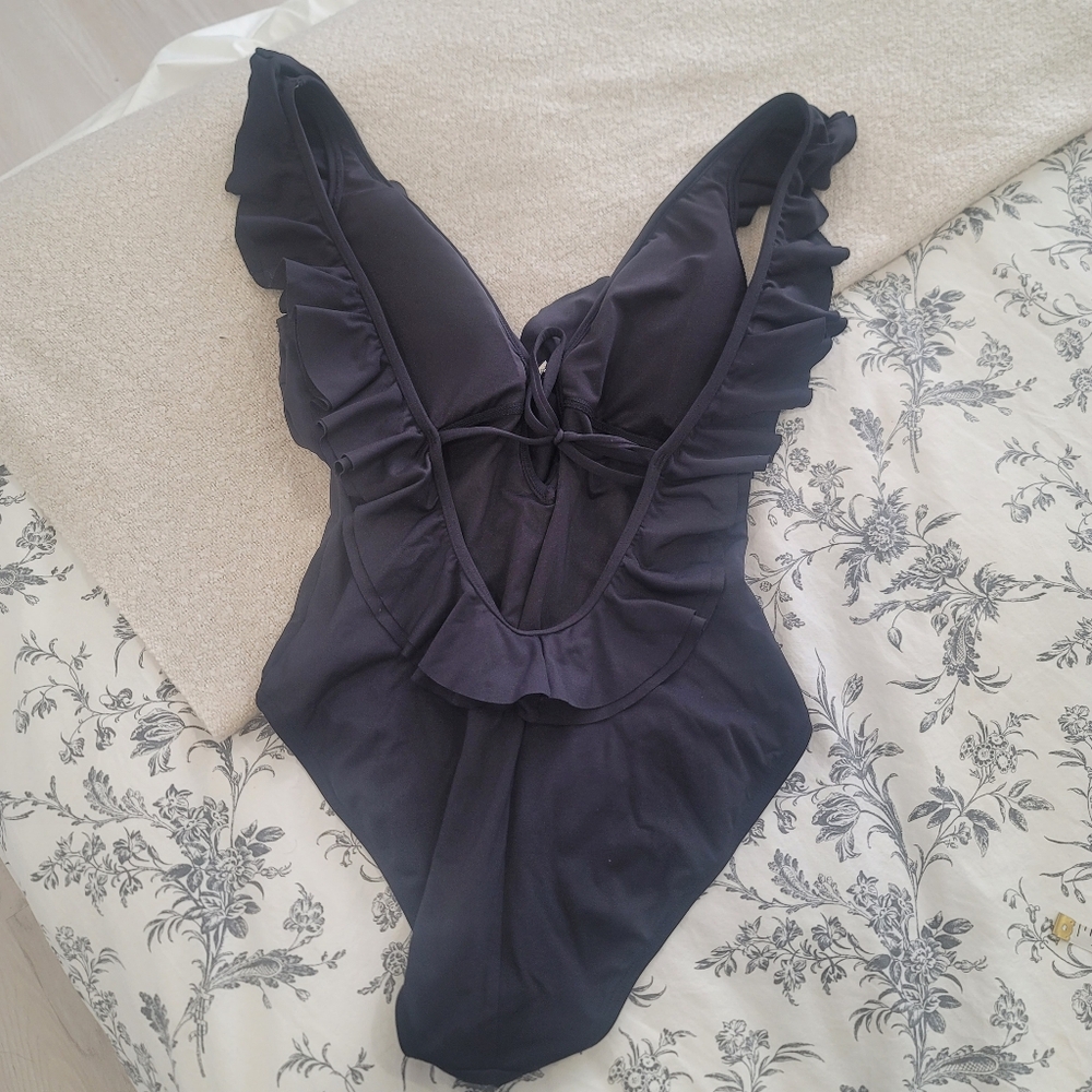 MICHAEL KORS Black Ruffle Low Back One Piece Swimsuit Size 10 Resortwear - Picture 16 of 17
